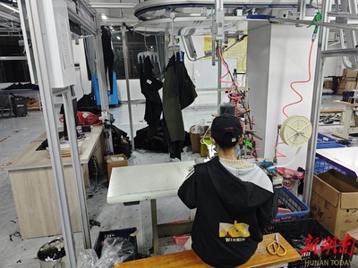 奔向現(xiàn)代化·擁抱數(shù)智化時(shí)代 | 株洲服飾產(chǎn)業(yè) 從針紡制造到數(shù)智化銷售的全鏈路革新